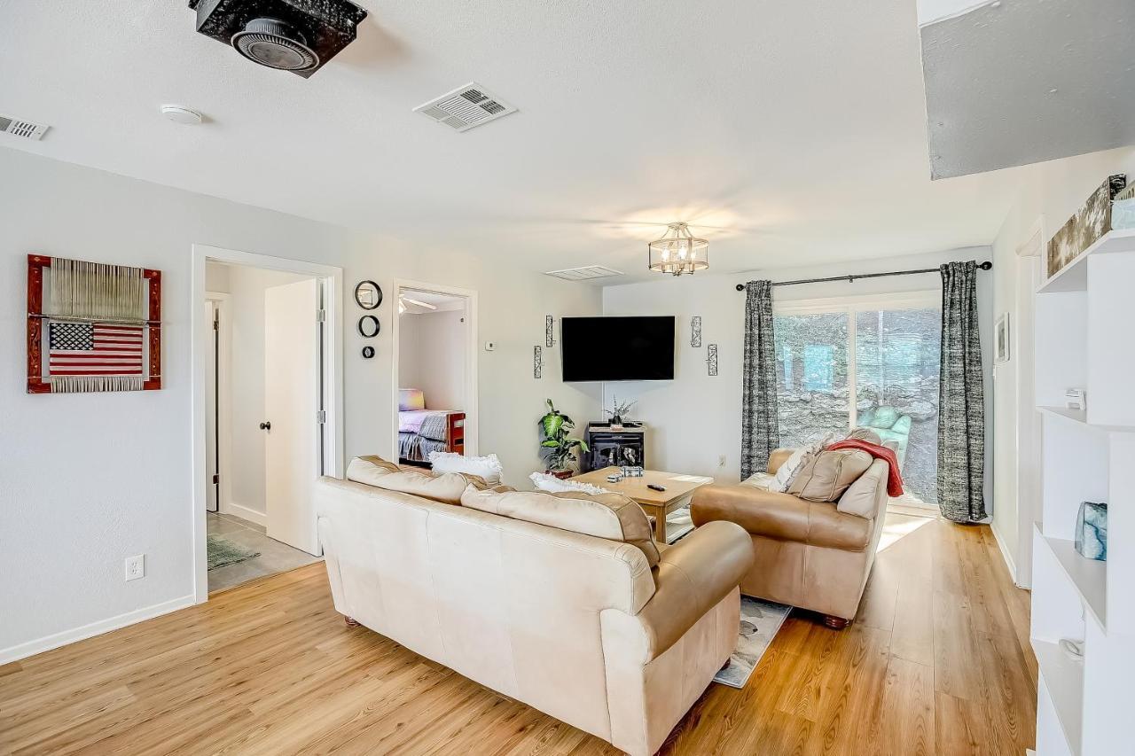 Lakeview Lodge Spicewood Екстер'єр фото
