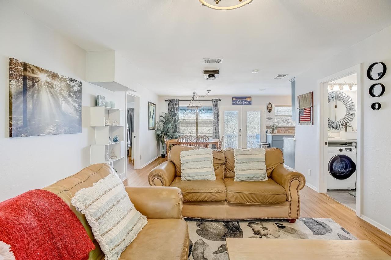 Lakeview Lodge Spicewood Екстер'єр фото